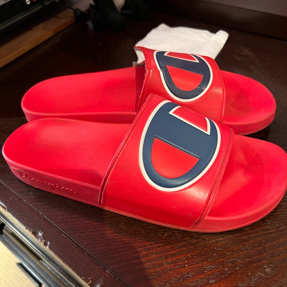 CHAMPION SLIDES RED